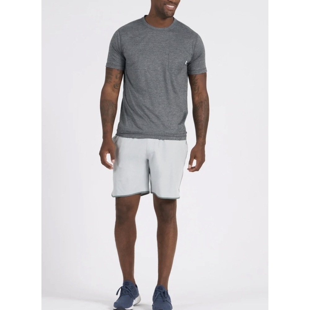 Vuori Tradewind shirt Tee Grey Pocket Crew Large Performance Charcoal Grey - Picture 2 of 7